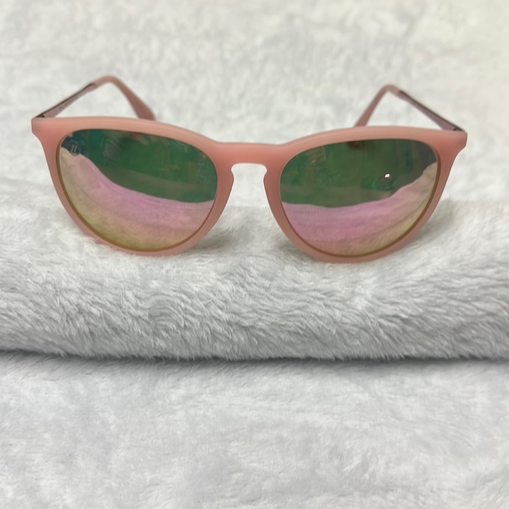 Blenders North Park Sunglasses - Guava Pink